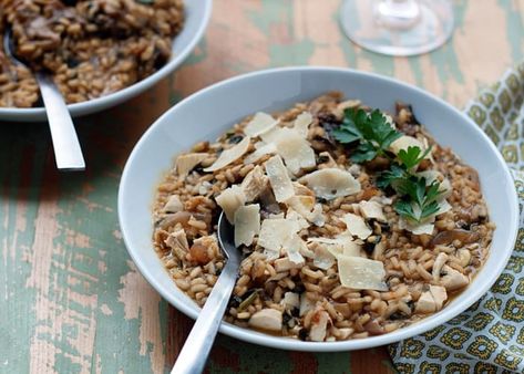 An Oyster Mushroom Risotto recipe packed with flavour. A new risotto ingredient for me is the mirin, a Japanese & Italian fusion! Japanese Italian Fusion, Herb Risotto, Shiitake Mushrooms Recipes, Spinach Risotto, Mushroom Risotto Recipes, Special Occasion Food, Risotto Recipe, Oyster Mushroom, Oyster Mushrooms