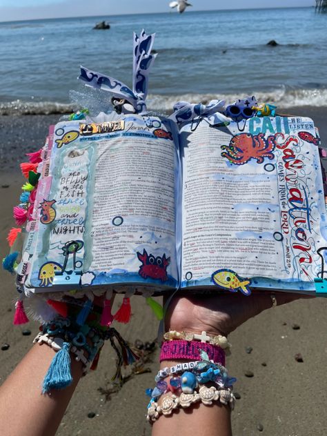 Jonah Bible Study Notes, Book Of Jonah Bible Study, Decorated Bible, Bible Decorations Ideas, Jonah And The Whale Bible Verse, Jonah Bible, Bible Decor, Niv Journaling Bible, Illustrated Faith Bible Journaling