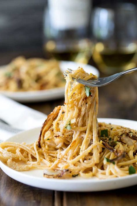 Creamy Linguine, Pasta Recipes Vegetarian, February Recipes, Fennel Pasta, Fennel Recipes, Farmers Market Recipes, Roasted Fennel, Csa Recipes, Seasonal Produce