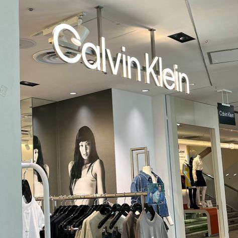 Jennie Kim x CALVIN KLEIN Billboard Jennie Billboard, Calvin Klein Aesthetic, Career Vision Board, Designer Shopping, Dream Career, 2025 Vision, Jennie Kim, Rich Girl, Chanel Black