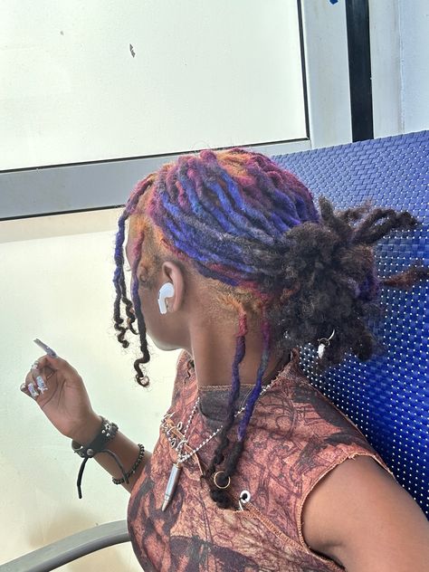 Locs Dye Ideas, Dyed Freeform Locs, Multicolored Locs, Peekaboo Locs, Loc Dye Ideas, Colorful Locs, Loc Colors, Dyed Locs, Colored Locs