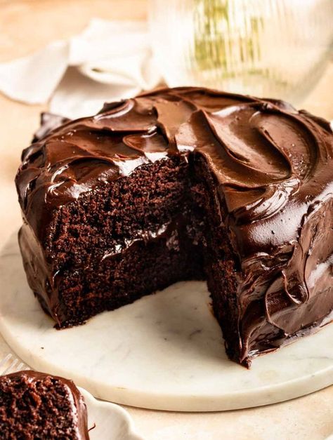 Best Matilda's Chocolate Cake - Rich And Delish Matilda Chocolate Cake, Root Beer Float Cake, Chocolate Rice Krispie Treats, Chocolate Cake Recipe Moist, Chocolate Fudge Frosting, Beer Float, Fudge Frosting, Root Beer Float, Best Chocolate Cake