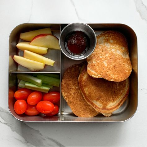 Pancake School Lunch, Pancake Lunchbox Ideas, Lunch Recipes Indian, Kids Lunch Box Meals, Whole Wheat Pancakes, Vegetarian Snacks Recipes, Easy Healthy Meal Prep, Vegetarian Snacks, Healthy Foodie