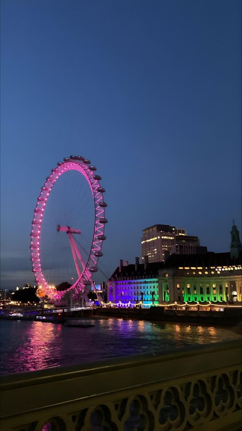 Astetic Photography, London Eye At Night, England Vacation, Kid Friendly Vacations, Passport Pictures, Manchester City Centre, London Dreams, Covent Garden London, Eyes Wallpaper