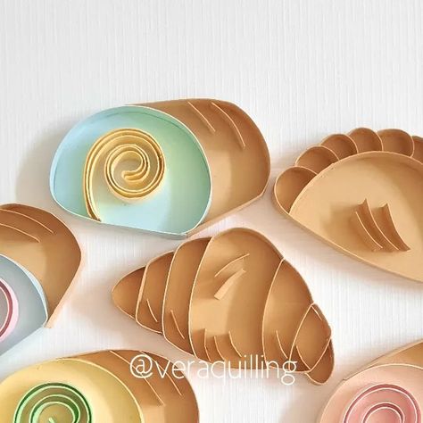 VeraVe Quilling Gallery on Instagram: "Croissant, roll cake, pastel 😋
.
#paper #paperquilling #paperquillingindonesia #quilling #quillingart #paperart #handmade #handmadegifts #artandcraft #cakes #croissant #pastel" Quilling Food Paper Art, Quilling Cake, Croissant Roll, Pastel Paper, Roll Cake, Quilling Art, Paper Quilling, Paper Art, Arts And Crafts