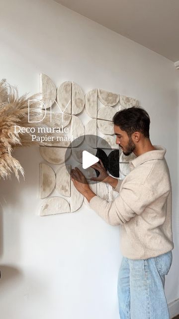 Thibault MAO on Instagram: "DIY deco murale papier mâché 16 € 🥰
En me promenant chez Leroy je suis tombé sur un de stockage de planche de médium à 2 euros. 
Pile ce qu’il me fallait pour ce projet DIY!! 🥰
J’avais en tête une deco murale ethnique aux formes géométriques pour le coin de la salle à manger. Trop content du résultat. Qu’est ce que vous en pensez ? 😊 
#diy #doityourself #diyprojects #ethnique #deco #walldecor" Diy Tableau Deco, Diy Tableau, Diy Deco, Instagram Diy, Bonus Room, Decor Diy, Leroy Merlin, Diy Decor, Mural