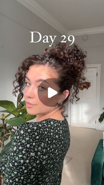 Sophie Marie on Instagram: "Quick & easy curly updo versatile for any occasion @sophiemariecurly   Day 29 of 30 days of curly hairstyles! ✨🗓️✨  I LOVE this easy updo, it’s a clip from @bootsuk it’s called “Boots side style jaw clip tortoiseshell” on their website, they have in store too 💫 I like how the clip flattens the hair unlike a regular claw clip and blends in with the updo.  ➰ I used some mini claw clips also from boots to shape the hair at the front and secure it. You may not need to do this depending on length of hair etc   Have you guys enjoyed this series? I can’t believe it’s nearly over I’ve really enjoyed making these styles for you all and experimenting with my curls ✨🥰  #curlyhair #curly #curlyhairstyle #hairstyle #curlyhairdontcare #hairstyleideas #updo #messybun #messy Curly Hair Claw Clip, Easy Curly Updo, Mini Claw Clips, Length Of Hair, Easy Updo, Jaw Clip, Fancy Hair, Curly Updo, Easy Updos