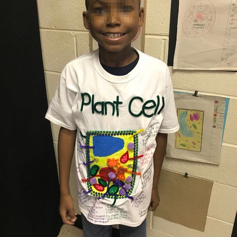 Miss5thScience on Instagram: “5th Grade Plant & Animal Cell T-shirt project! My students had to design their very own cell T-shirt. Some of them were very creative! DM…” Plant And Animal Cell Project, Plant Cell Project, Plant Cell Model, Animal Cell Project, Cell Project, Diy Tote Bag Design, Cell Parts, Plant And Animal Cells, Cells Project