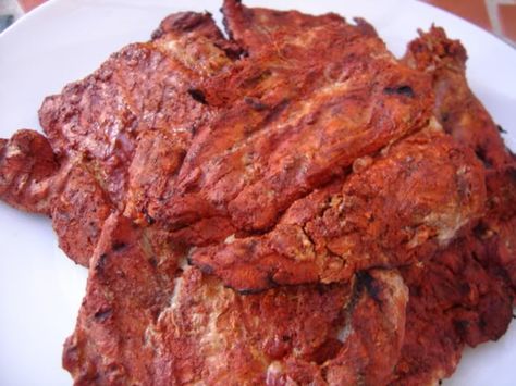 This is a traditional Nicaraguan Marinade made with achiote, a slightly sweet and peppery spice. You can find it in a paste or powder form... Achiote Marinade, Nicaraguan Food Recipes, Nicaraguan Recipes, Achiote Chicken, Panamanian Recipes, Nicaragua Food, Ciroc Recipes, Nicaraguan Food, Scallions Recipes