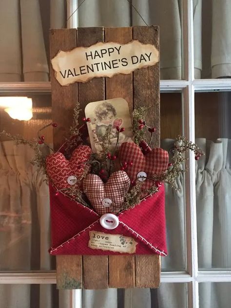 Primitive Valentine Crafts, Dollar Store Valentines, Diy Valentine Decor, Valentine Decor Ideas, Primitive Valentine Decor, Valentine Craft Decorations, Valentine Wood Crafts, Vintage Valentine Crafts, Valentines Envelopes