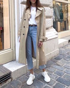 how to style rainy day outfits Rainy Spring Outfit, Trendy Outfits 2020, Trench Coat Outfit, Winter Dress Outfits, Plaid Outfits, Summer Dresses For Wedding Guest, Summer Work Outfits, Cute Winter Outfits, Winter Outfits For Work