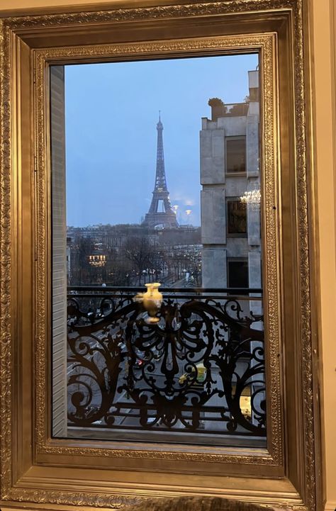 Life In Pink, Paris Dream, Coffee In The Morning, Parisian Life, Moving To Paris, Paris Aesthetic, Living In Paris, Cold Coffee, The Eiffel Tower