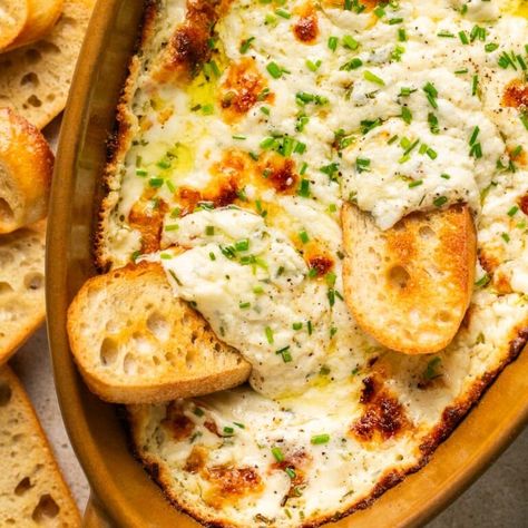 Cheesy Baked Garlic Bread Dip Recipe | Healthy Little Peach Garlic Bread Dip, Bread Dips Recipes, Cream Cheese Recipes Dip, Queso Dip Recipes, Delicious Dips Recipes, Cheesy Dip, Handheld Mixer, Garlic Dip, Bread Dip