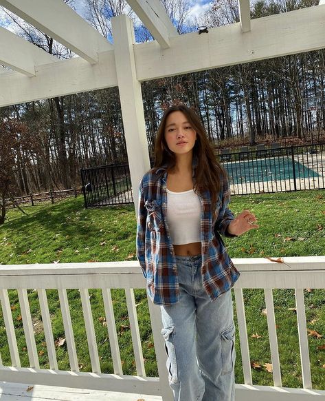 lily chee in white crop tank top with blue flannel and jeans Jeans And Flannel Outfit, Blue Flannel Outfit, Outfit With Flannel, White Tank Top Outfit, Lily Chee, White Crop Tank, White Crop Top Tank, Flannel Outfits, Tank Top Outfits