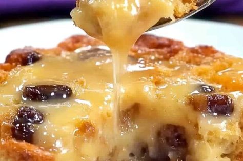 Cozy New Orleans Bread Pudding with Bourbon Sauce Bread Pudding Bourbon Sauce, Bread Pudding New Orleans, New Orleans Bread Pudding, New Orleans Bread, Bread Pudding With Bourbon Sauce, Baked Pudding, Pudding Bread, Chocolate Walnut Fudge, Dole Whip Recipe