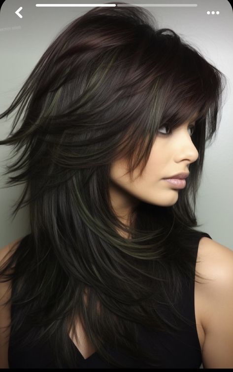 Rocker Hair, Rambut Brunette, Layered Hair With Bangs, Layered Haircuts For Medium Hair, Medium Layered Hair, Haircuts For Medium Hair, Long Layered Hair, Haircuts For Long Hair, Feathered Hairstyles