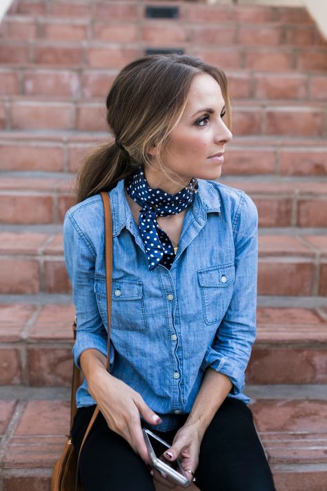 polka dot neck scarf + chambray Polka Dot Scarf Outfit, Silk Neck Scarf Outfit, Neck Scarf Outfit, Outfits With Scarves, Silk Scarf Outfit, Scarf Trends, Ways To Wear A Scarf, Head Scarf Styles, Scarf Outfit