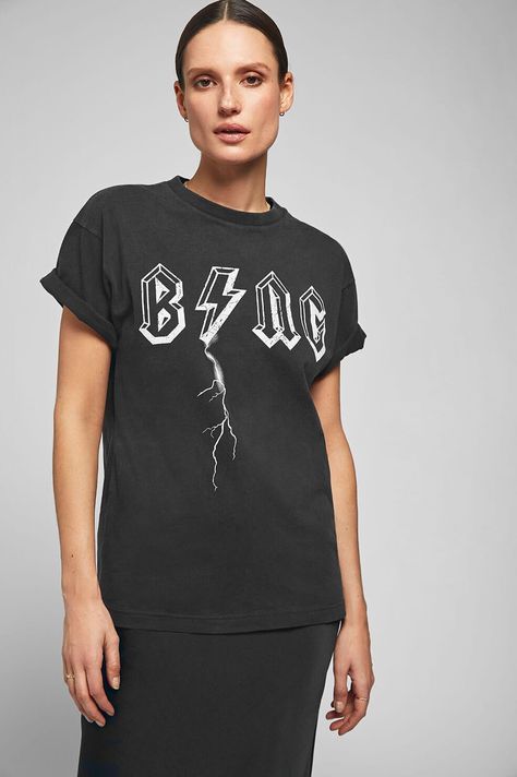 ANINE BING Bing Bolt Tee - Black Flattering Black Dress, Rolling Stones Tee, Balmain Blazer, White Leather Jacket, Graphic Trends, Jersey Tops, Black Slip Dress, Boy Fits, Soft Cardigan