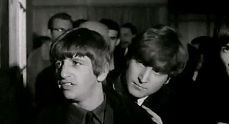 Beatles Funny, Creepy Smile, Beatles Photos, Bug Boy, John Lennon Beatles, Beatles John, The Fab Four, Ringo Starr, George Harrison