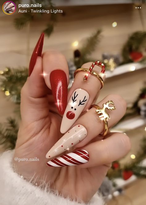 Christmas Design Nails, Nail Noel, Stiletto Shaped Nails, Fake Acrylic Nails, Nail Art Noel, Red Christmas Nails, Nails Tips, Design Nails, Short Acrylic Nails Designs