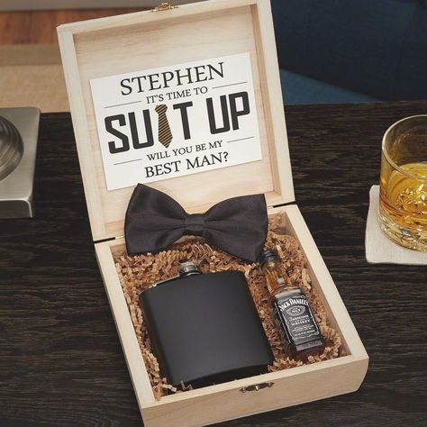 Groom Boxes, Groomsmen Proposal Box Ideas, Hampers Idea, Groomsmen Boxes, Gifts For Groomsmen, Grooms Gift, Groomsmen Ideas, Best Groomsmen Gifts, Groomsman Card