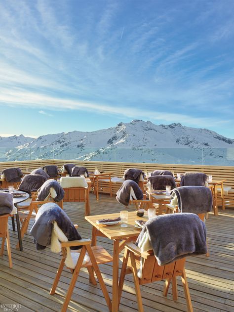 Studio Seilern Designs Ski-In/Ski-Out Restaurants in the Swiss Alps | Interior Design Magazine Alps Interior Design, Swiss Chalet Interior, Alpine Restaurant, Alpine Modern, Ski Bar, Winter Chalet, Ski Village, Japanese Bar, Andermatt