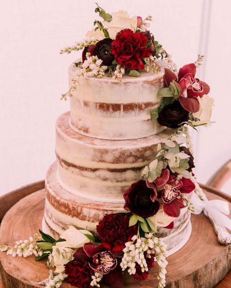 33 Fall Wedding Cakes That WOW | Wedding Forward Burgundy Wedding Theme, Cheesecake Wedding Cake, Wedding Cheesecake, Wedding Cake Navy, Burgundy Wedding Cake, Blush Wedding Cakes, Boho Wedding Cake, Creative Wedding Cakes, Winter Wedding Cake