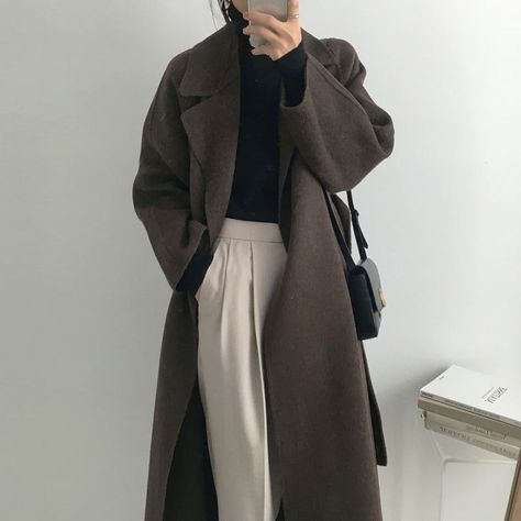 f016e59c7ad8b1d72903bb1aa5720d53desc51761481ri Academia Outfits, Lazy Style, Elegant Blazers, Elegant Coats, Cozy Coats, Middle Age Fashion, Long Wool Coat, Chic Casual, Woolen Coat