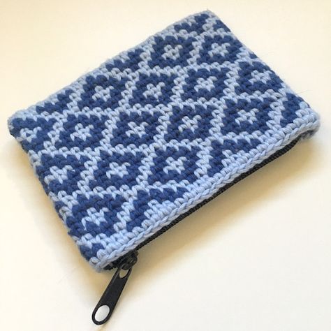 Squared Notebook, Money Purse, Crochet Bag Pattern Free, Tapestry Crochet Patterns, Tapestry Bag, Crochet Booties, Crochet Free, Tapestry Crochet, Crochet Bag Pattern