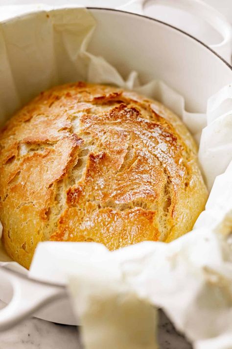 Artisan Bread recipe is so easy to make with NO KNEADING required. Soft on the inside with an irresistible chewy crust so perfect! Homemade Artisan Bread, Artisan Bread Recipe, Savory Bread Recipe, Chewy Bread, Pizza Roll, Dutch Oven Bread, Knead Bread Recipe, White Bread Recipe, Homemade Bread Recipes Easy