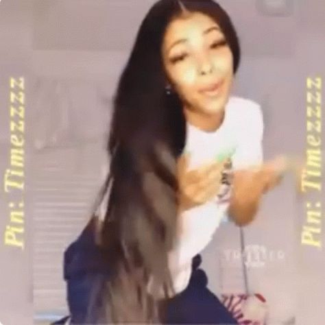 Baddie Twerk GIF - Baddie Twerk Dance - Discover & Share GIFs Thick Baddie Throwing It Back, Moving Gif, Tenor Gif, Rapper Outfits, Crazy Women, Female Rappers, Life Facts, Dance Moves, Rappers