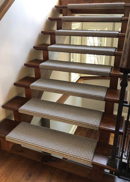 Carpeted Open Stairs, Carpet On Open Tread Stairs, Carpet On Open Stairs, Carpet On Stairs With Wood Floors Modern, Floating Stairs With Carpet, Open Stairs With Carpet, Carpet Wrapped Stairs, Painted Floating Stairs, Wooden Staircase With Runner