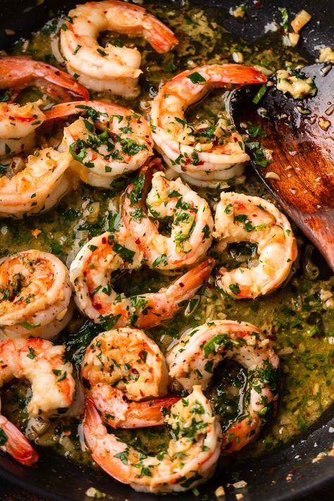 Easy Garlic Butter Shrimp Scampi Appetizer With Shrimps, Shrimp Pasta With White Wine Sauce, Shrimp Scampi Frozen Shrimp, Shrimp And Steak Recipes, Fish And Pasta Recipes, Shrimp Scampi Recipe Easy, Sea Food Pasta, Sip And Feast Recipes, Best Shrimp Recipe