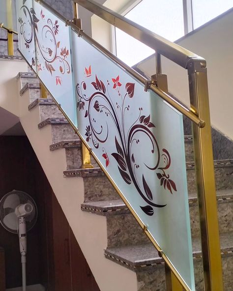 Gold finish duplex staircase glass railing Contact us for more details.. Mahaveerssmetal Glass Design For Railing, Staircase Glass Railing Design, Staircase Glass Railing, Staircase Glass Design, Glass Railing Design, Reling Design, Duplex Staircase, Staircase Glass, Glass Staircase Railing