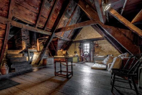 Old Attic, Attic Office, Attic Renovation Ideas, Attic Playroom, Small Attic, Attic Conversion, Attic Bathroom, Attic Design, Attic Space