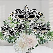 Masquerade Party Decorations Theme, Masquerade Party Centerpieces, Masquerade Party Themes, Masquerade Centerpieces, Masquerade Decorations, Elegant Table Decorations, Prom Gold, Masquerade Party Decorations, Masquerade Ball Party