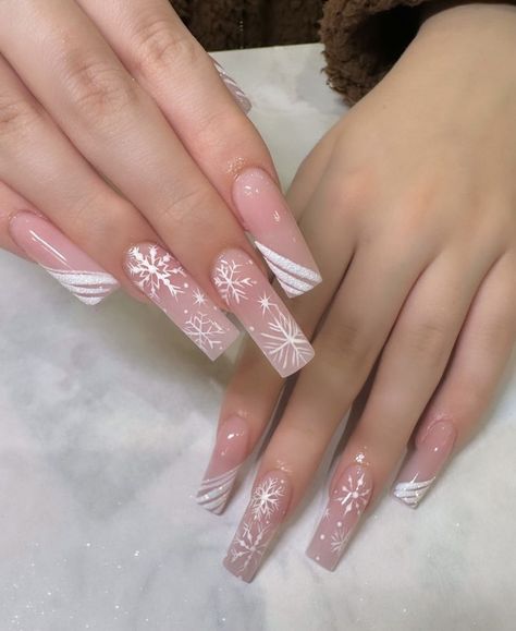 Square December Nails, Christmas Inspo Nails, Winter Nails Square, Christmas Nails Oval, Snow Nail Designs, White Nail Inspo Acrylic, Winter Nail Sets, Sweater Nails, Winter Nails Acrylic