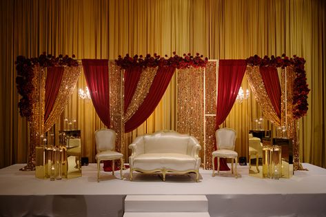 Red Gold Wedding Decorations, Gold Sequin Backdrop, Maroon Decor, Red Gold Wedding, Reception Stage Decor, Wedding Stage Decor, Red Wedding Theme, Wedding Background Decoration, Sequin Backdrop