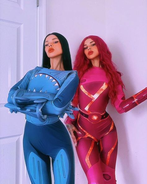 Women Couple Halloween Costumes, Red And Brown Hair Duo Costume, Costumes For Women Red Hair, Halloween Costumes With Contacts, Lava Girl Costume Women, Red Hair Couple Costumes, Lava Girl Costume Diy, Sharkboy And Lava Girl Costume, Lola Shark Tale Costume