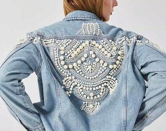 Egirl Outfits Aesthetic, Hippie Mode, Upcycled Denim Jacket, Embellished Denim Jacket, Denim Embroidery, Hippie Top, Egirl Outfits, Mode Hippie, Boho Jeans