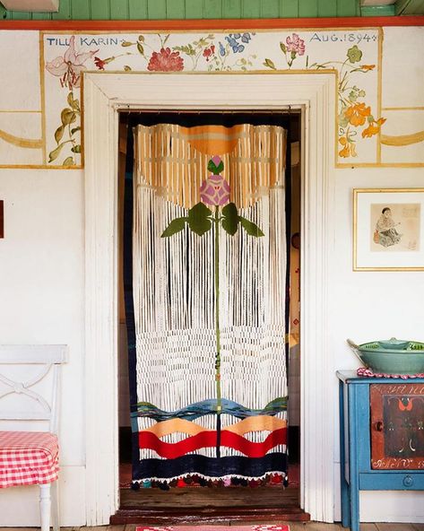 Carl & Karin Larsson’s house in Sundborn Carl Larsson, Swedish Weaving, Swedish Style, Casa Vintage, Alphonse Mucha, Abstract Styles, Rustic Furniture, Interior Design Trends, Room Inspiration