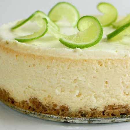 Margarita Lime Cheesecake (Cinco de Mayo food) Margarita Cheesecake, Coconut Dessert, Fresh Fruit Recipes, Lime Cheesecake, Torte Cupcake, Brownie Desserts, Oreo Dessert, Eat Dessert First, Yummy Sweets