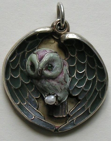 Meyle and Mayer: owl slide mirror of 900 silver with pearl Magical Owl, Strega Fashion, Art Nouveau Pendant, Nouveau Jewelry, Metal Clay Jewelry, Witchy Fashion, Owl Jewelry, Art Nouveau Jewelry, Owl Pendant