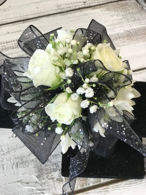 Hoco Flowers For Green Dress, Black And Silver Prom Bouquet, Corsage For A Black Dress, Corsage Ideas For Black Dress, Bouquet For Black Prom Dress, Corsage Prom Black Dress, Corsages For Black Dress, Hoco Bouquet With Black Dress, Prom Flowers With Black Dress