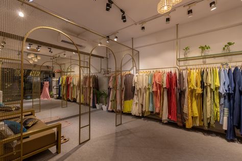 Boutique Design: Fusion of Indian Traditional Elements With  Contemporary Touch | Interior Muse - The Architects Diary Ladies Dress Shop Interior Design, Women Store Design, Ladies Shop Interior Design, Luxury Clothing Store Design, Designer Studio Interior, Saree Shop Interior, Ladies Boutique Interior Design, Small Boutique Interior Design Indian, Indian Clothing Boutique Interior