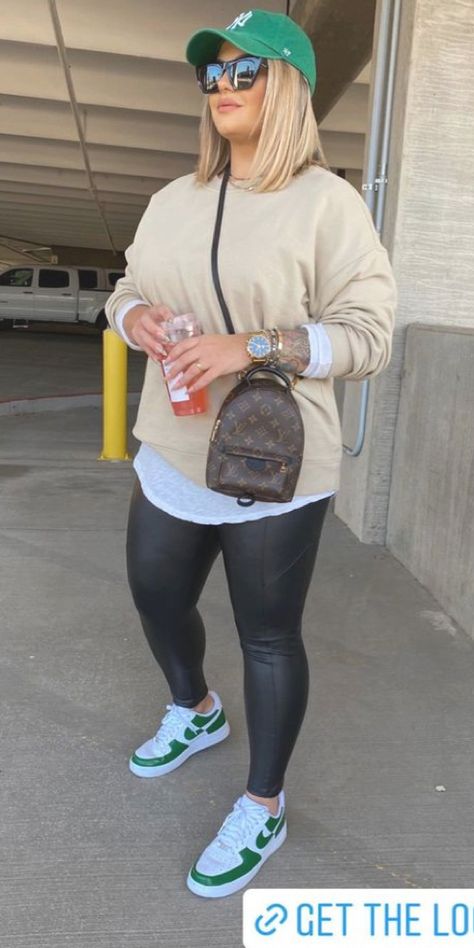 Leather Tights Outfit Casual, Gray New Balance Outfit, Tights Outfits Casual, Grey Uggs Outfit, New Balance Outfit Ideas, Gray New Balance, Goal Outfits, Uggs Outfit Winter, Clothe Styles