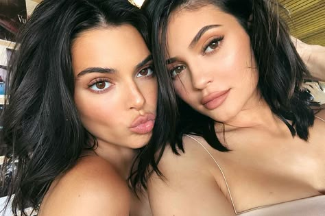 Kylie Jenner Fotos, Jenner Photos, Kylie Jenner Look, Robert Kardashian, Kim K Style, Jenner Family, Jenner Sisters, Kardashian Family, Kylie Jenner Outfits