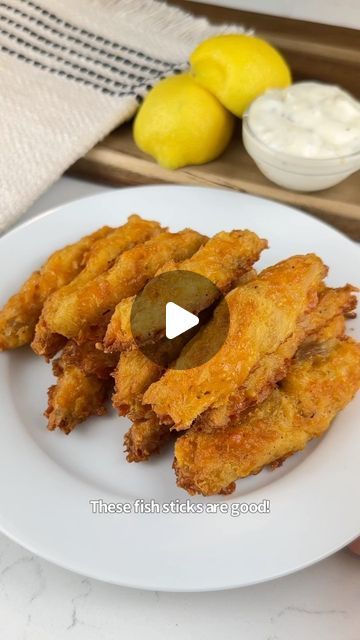 iRick Wiggins on Instagram: "Say “YUM” if you would eat these FISH STICKS!! 🐠😋🙌 If you don’t like tuna you can also do this with canned chicken to make chicken fries 👌 Ingredients: 1 can of tuna 1 cup of shredded cheddar 1 large egg Seasonings of your choice Instructions: 1. Mix all ingredients. 2. Shape into fries. 3. Bake @ 400F for 20 mins. 4. Serve with your fav sauce and enjoy! This is a tasty low carb meal for when you’re feeling lazy and want to eat something easy and healthy 👍" Egg Seasoning, Healthy Tuna Recipes, Canned Tuna Recipes, Fish Sticks, Golden Fish, Recetas Keto, Tuna Recipes, Free Keto Recipes, Keto Cookbook