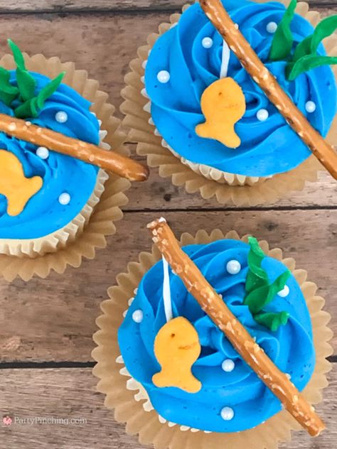 Fishing Pole Cupcake Cake, Cupcake Fishing Theme, Fishing Dessert Ideas, Gone Fishing Cupcakes, Fishing Party Cupcakes, Cupcakes Fishing Theme, Fishing Bobber Cupcakes, Fish Cupcakes For Kids, Fishing Birthday Party Cupcakes