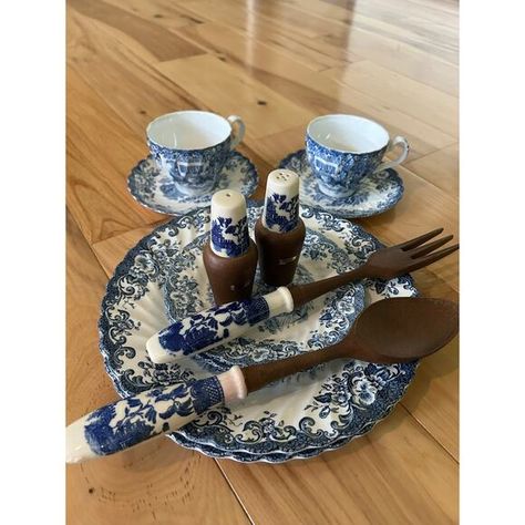 Coaching Scenes Blue Dinner set of 10 pieces Johnson Bros (Hanley)  Eng. STAMPED Hunting Themes, Hunting Theme, Blue Dinner, Johnson Bros, Vintage Dinnerware, Johnson Brothers, Formal Dinner, Dinner Set, Serving Utensils